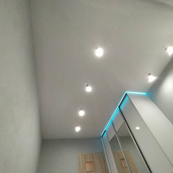 Svetelný napínací strop | New Design